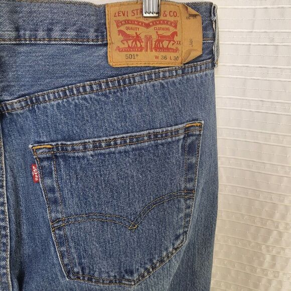 Levi's 501 Jeans Original Button Fly Straight Leg Lt-Med 38X30 (act. in pics) - Picture 5 of 15